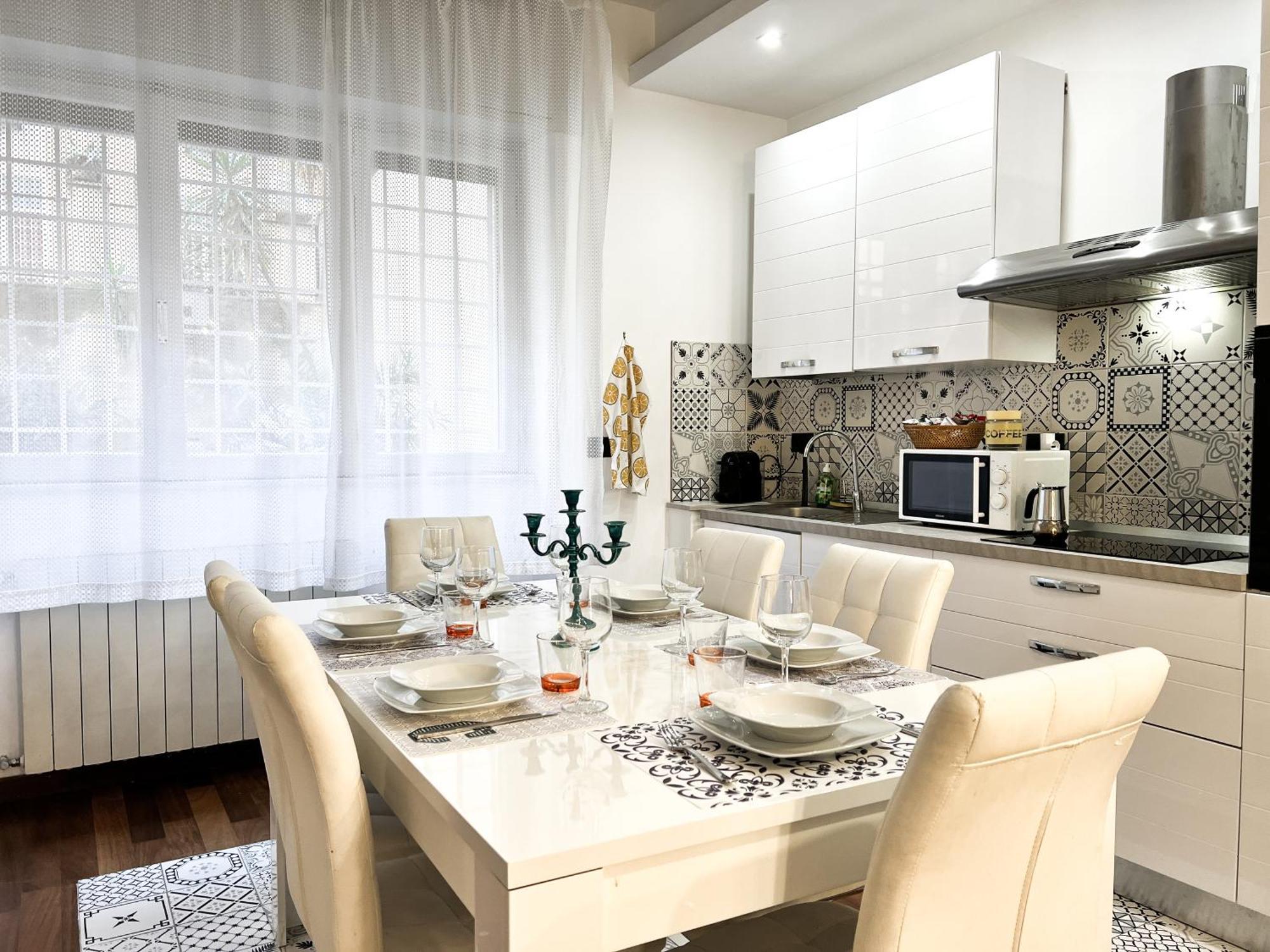 רומא Unique House - 3 Bedrooms & 2 Bathrooms With 4 Beds - 100 Meters To The Metro A מראה חיצוני תמונה