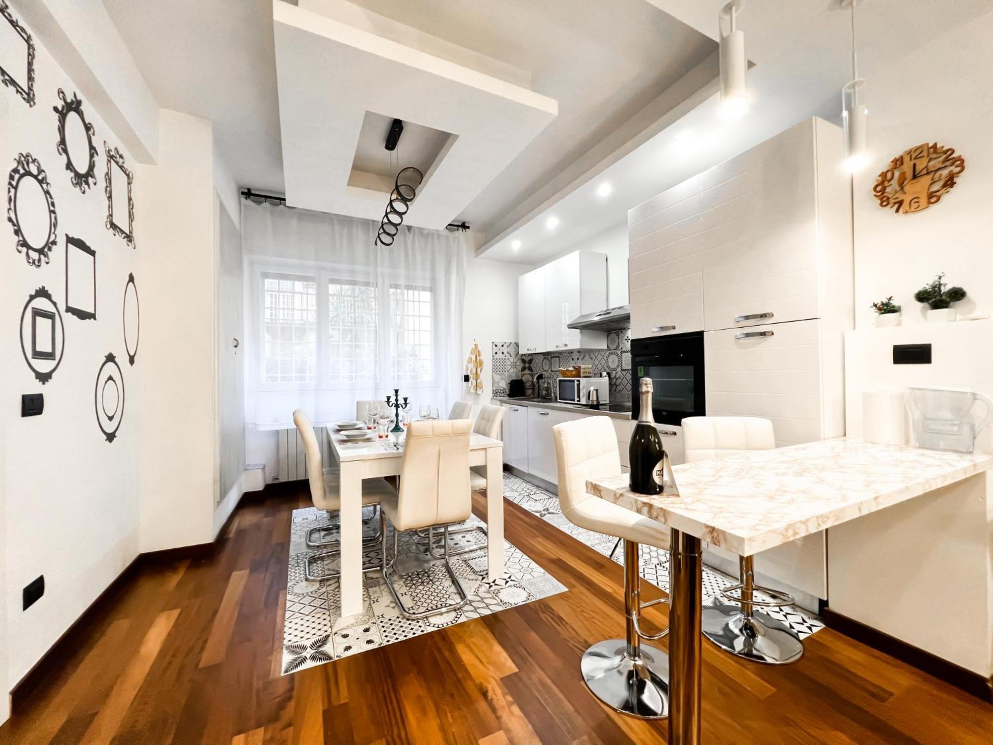 רומא Unique House - 3 Bedrooms & 2 Bathrooms With 4 Beds - 100 Meters To The Metro A מראה חיצוני תמונה